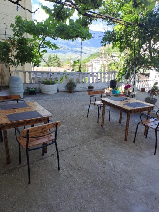 Manga Guesthouse Gjirokastër Exteriér fotografie