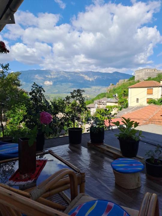 Manga Guesthouse Gjirokastër Exteriér fotografie