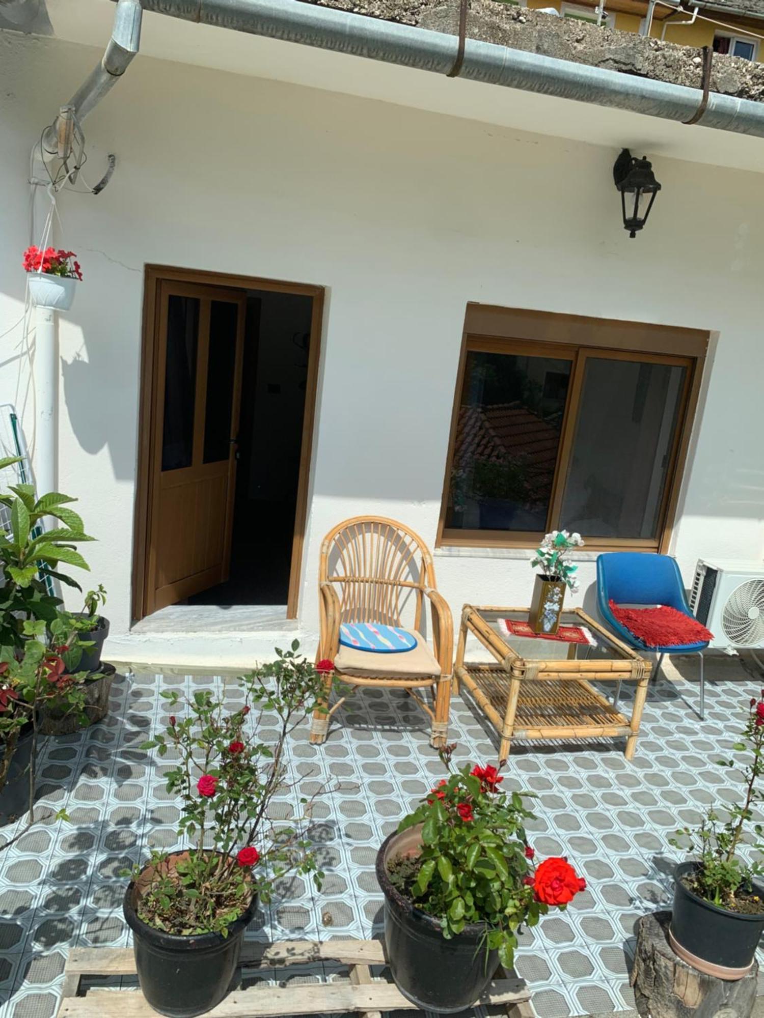 Manga Guesthouse Gjirokastër Exteriér fotografie